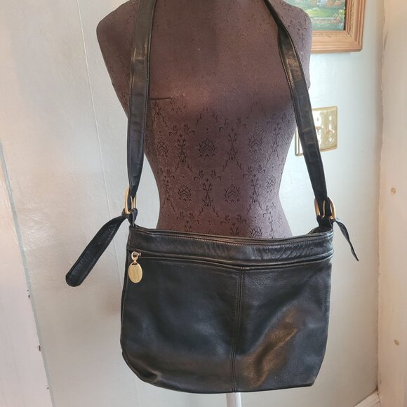 Stone Mountain Leather Crossbody Shoulder Bag With Adjustable Strap Front Zip Po - Picture 1 of 13